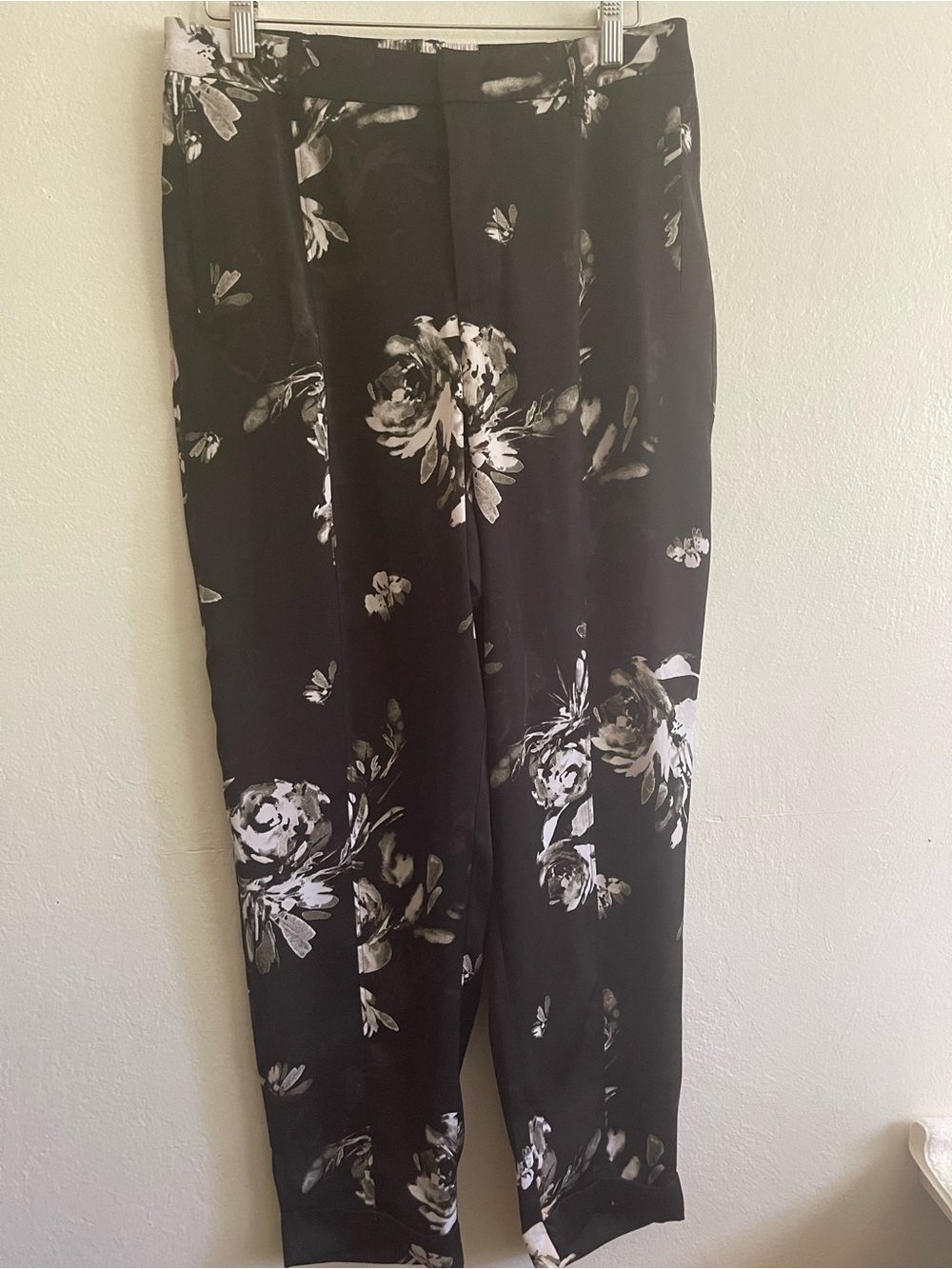 Simply Vera Vera Wang Black Floral Print pants